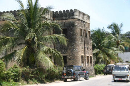 The principal city of Zanzibar in called Stone Town, as this old crenelated structure shows is an apt name. Yes, they also drive on the left hand side of the road, as they do in South Africa and other former English colonies. Tanzania, however, not too many decades back, was German East Africa, and Germans drive on the right side of the road. Go figure ...